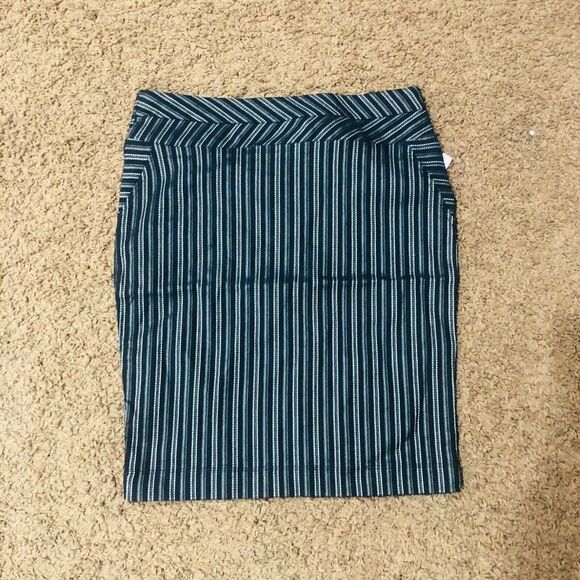 Mixxed26 Women's Pinstripe Pencil‎ Straight Stretch Skirt Black White Large NWT - Picture 5 of 5